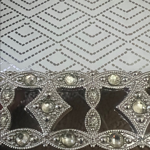 Parisian Works Elegant Silver Photo Frame - Picture 5 of 7